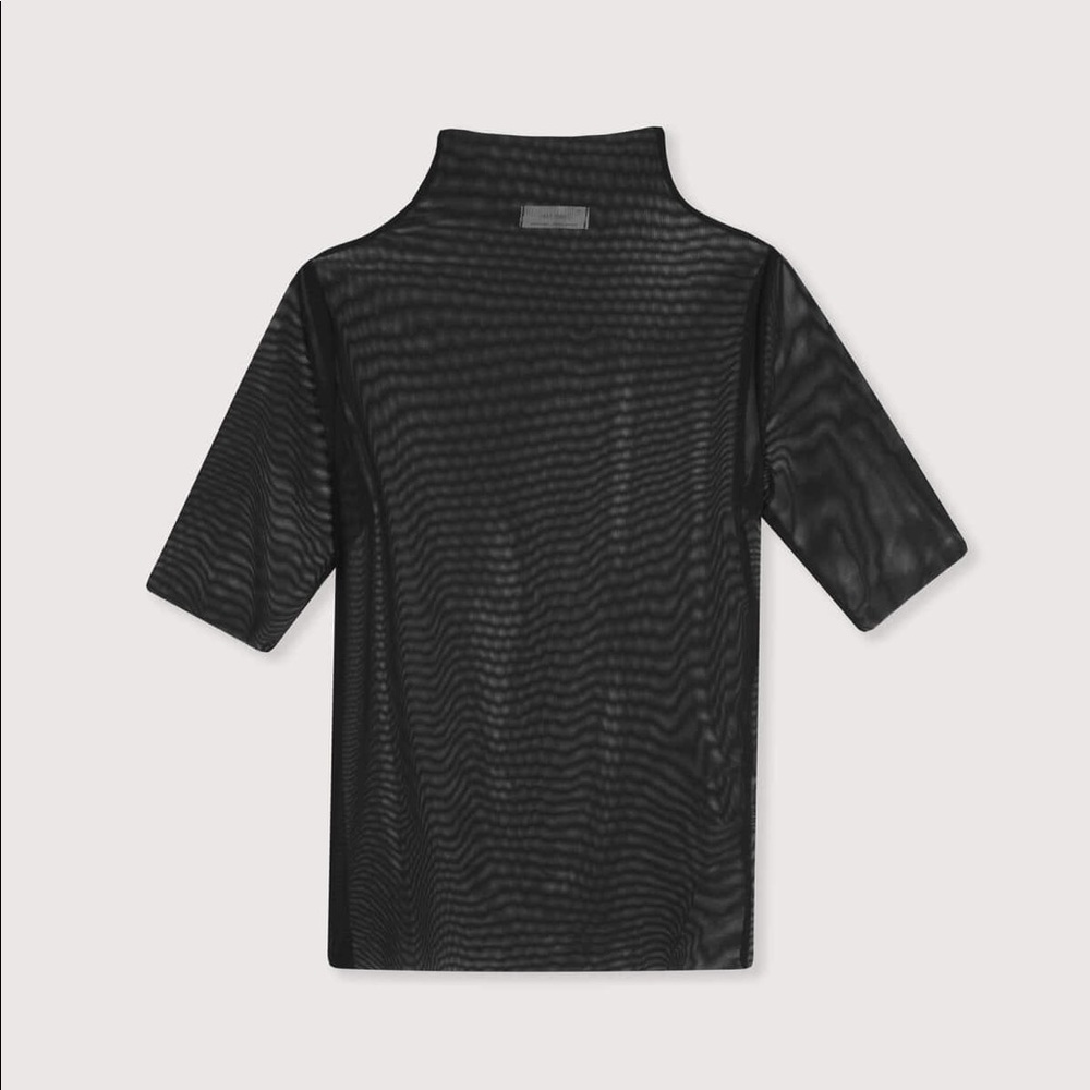 OAK + FORT MOCKNECK MESH TOP
